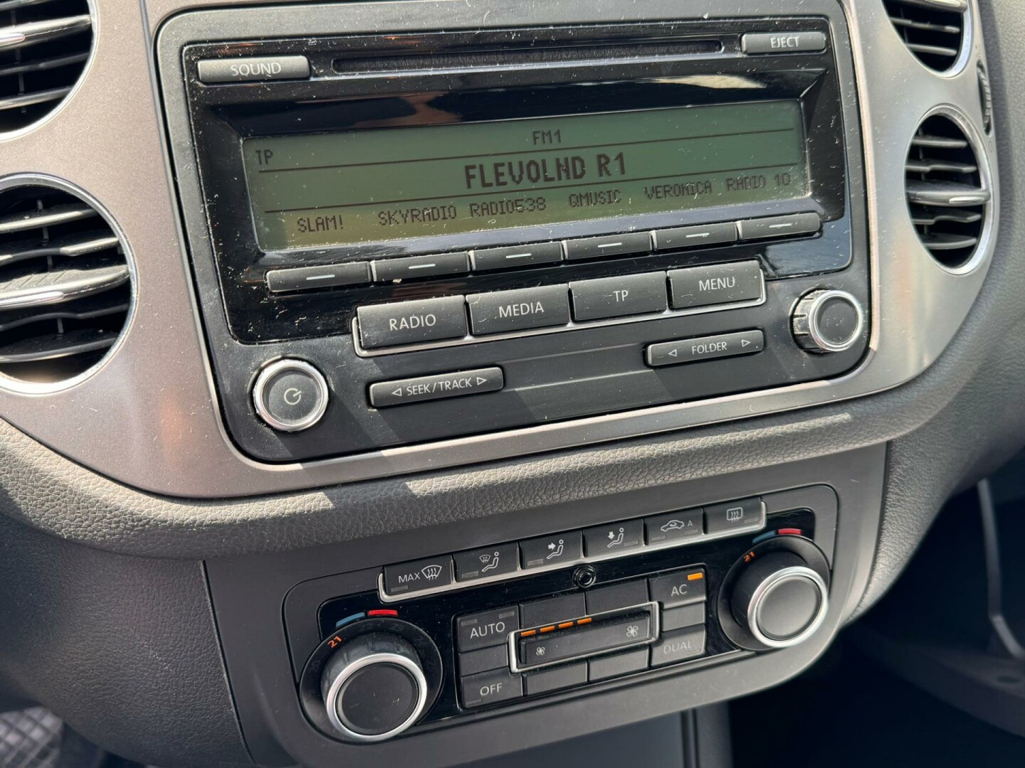 Volkswagen-Tiguan-19