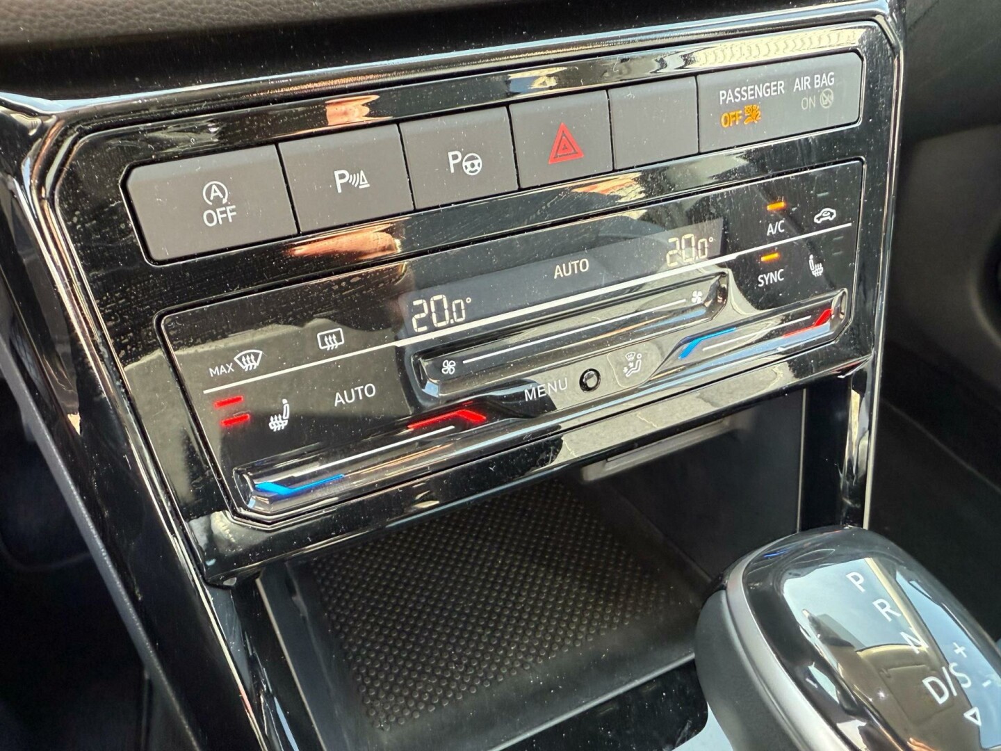 Volkswagen-T-Cross-22