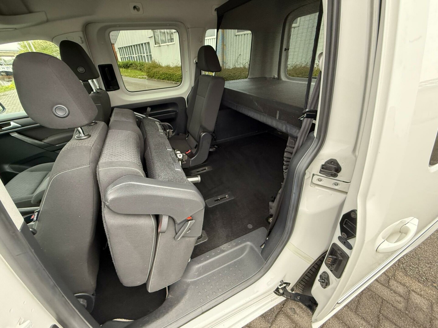 Volkswagen-Caddy-16